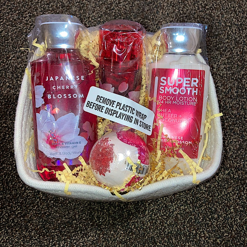 JAPANESE CHERRY BLOSSOM
Mini Gift Set